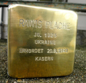 <p>RAWIS PLACHE<br />
JG. 1925<br />
UKRAINE<br />
ERMORDET 20.8.1943<br />
KASERN</p>
